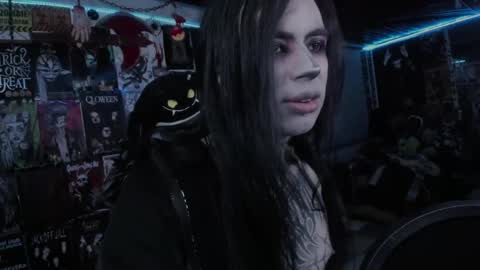 Snapshot of rotten_dreams chatting on October 7, 2025, 11:57 pm rot online show from October 7, 2025, 11:57 pm