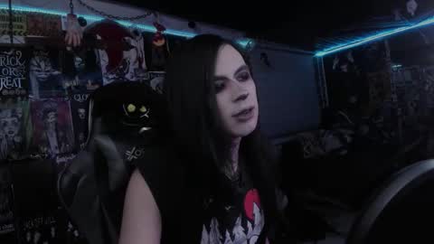 Snapshot of rotten_dreams chatting on November 4, 2025, 11:59 pm rot online show from November 4, 2025, 11:59 pm