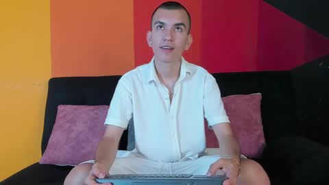 Snapshot of rowancley chatting on September 10, 2025, 12:16 pm Rowan online show from September 10, 2025, 12:16 pm