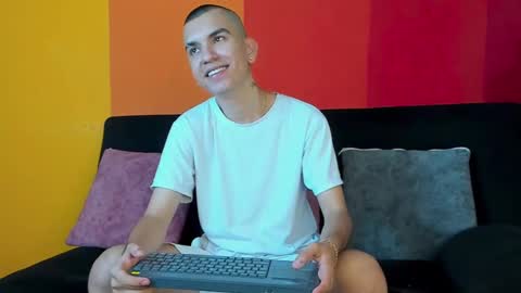 Snapshot of rowancley chatting on September 12, 2025, 12:16 pm Rowan online show from September 12, 2025, 12:16 pm