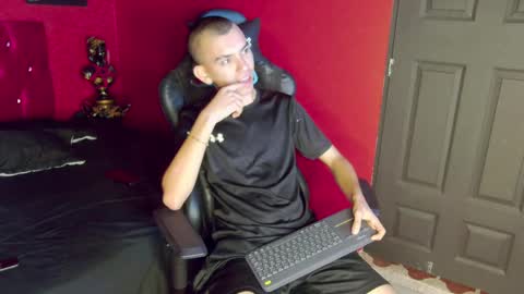 Snapshot of rowancley chatting on October 1, 2025, 12:00 pm Rowan online show from October 1, 2025, 12:00 pm