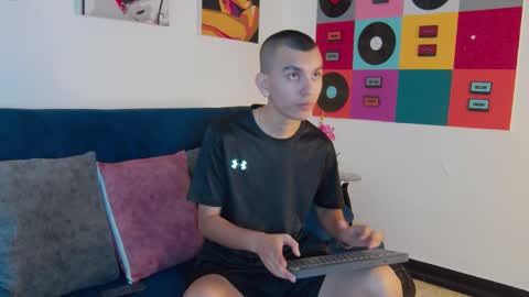 Snapshot of rowancley chatting on October 18, 2025, 1:01 pm Rowan online show from October 18, 2025, 1:01 pm