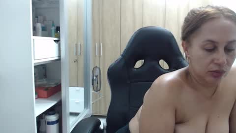 Snapshot of roxanalove7 chatting on December 19, 2024, 12:34 am Roxana online show from December 19, 2024, 12:34 am