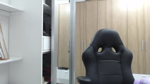 Snapshot of roxanalove7 chatting on January 14, 2025, 4:15 am Roxana online show from January 14, 2025, 4:15 am