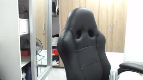 Snapshot of roxanalove7 chatting on January 22, 2025, 1:10 am Roxana online show from January 22, 2025, 1:10 am