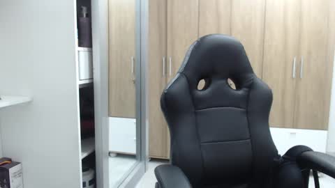 Snapshot of roxanalove7 chatting on January 25, 2025, 12:06 am Roxana online show from January 25, 2025, 12:06 am