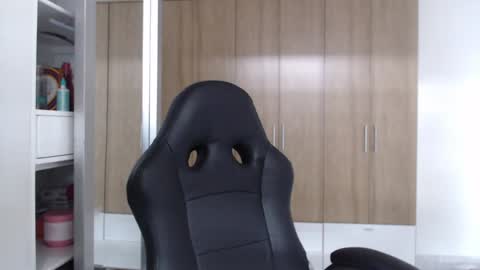 Snapshot of roxanalove7 chatting on February 2, 2025, 6:53 pm Roxana online show from February 2, 2025, 6:53 pm