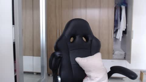 Snapshot of roxanalove7 chatting on February 8, 2025, 7:05 pm Roxana online show from February 8, 2025, 7:05 pm