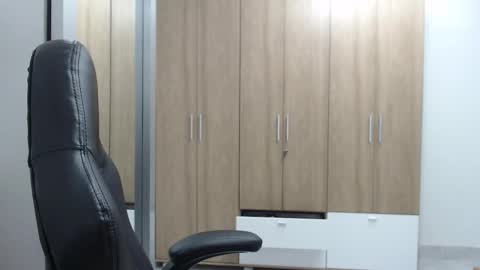 Snapshot of roxanalove7 chatting on February 10, 2025, 1:24 am Roxana online show from February 10, 2025, 1:24 am