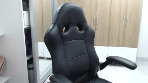 Snapshot of roxanalove7 chatting on February 16, 2025, 10:32 pm Roxana online show from February 16, 2025, 10:32 pm