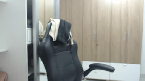 Snapshot of roxanalove7 chatting on February 23, 2025, 4:17 am Roxana online show from February 23, 2025, 4:17 am