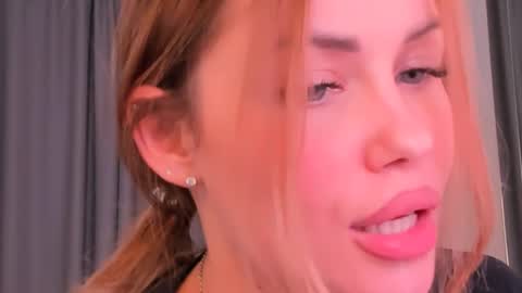 Snapshot of roxy_wet chatting on February 20, 2025, 5:29 pm Roxy follow me online show from February 20, 2025, 5:29 pm