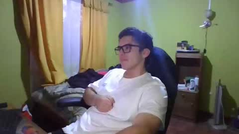 Snapshot of rpaulo25 chatting on December 28, 2024, 12:04 am rpaulo25 online show from December 28, 2024, 12:04 am