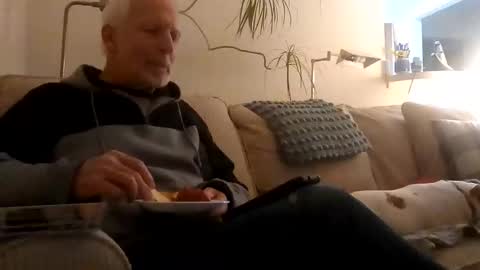 Snapshot of rustyx22 chatting on February 6, 2025, 2:55 am Rusty online show from February 6, 2025, 2:55 am