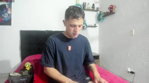 Snapshot of ryan15_ chatting on February 8, 2025, 11:01 am Ryan 15 online show from February 8, 2025, 11:01 am