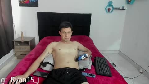 Snapshot of ryan15_ chatting on March 10, 2025, 5:50 pm Ryan 15 online show from March 10, 2025, 5:50 pm
