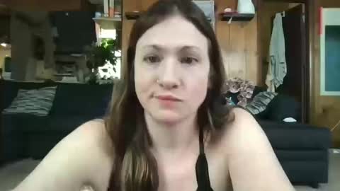 s496925 online show from October 10, 2025, 5:34 pm