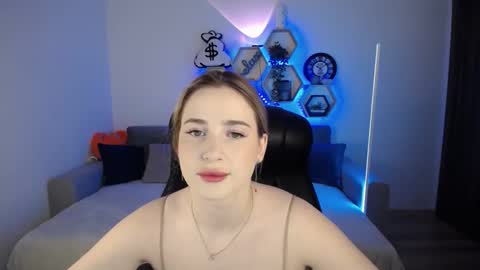 Snapshot of sabrinviolet chatting on December 23, 2024, 9:05 am Sabrina Violet online show from December 23, 2024, 9:05 am
