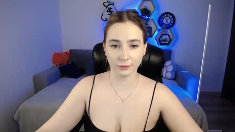 Snapshot of sabrinviolet chatting on January 21, 2025, 9:03 am Sabrina Violet online show from January 21, 2025, 9:03 am