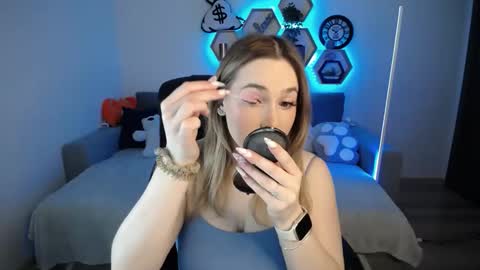 Snapshot of sabrinviolet chatting on January 29, 2025, 9:12 am Sabrina Violet online show from January 29, 2025, 9:12 am