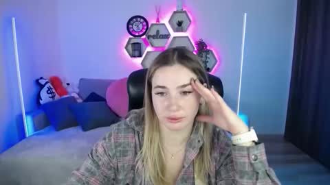 Snapshot of sabrinviolet chatting on September 12, 2025, 8:03 am Sabrina Violet online show from September 12, 2025, 8:03 am