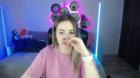 Snapshot of sabrinviolet chatting on September 24, 2025, 8:06 am Sabrina Violet online show from September 24, 2025, 8:06 am