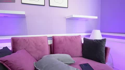 saharakramer online show from March 8, 2025, 3:13 pm