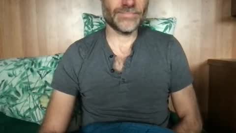 saint009 online show from October 15, 2025, 11:43 am