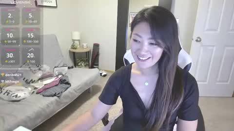 Sakura online show from October 5, 2025, 10:46 am