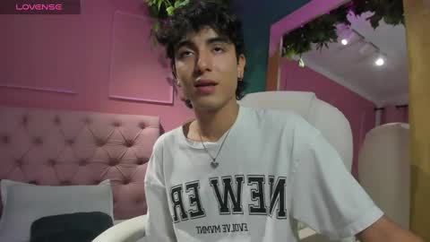 Snapshot of salvatore_monterey chatting on December 15, 2024, 9:31 pm salvatore online show from December 15, 2024, 9:31 pm