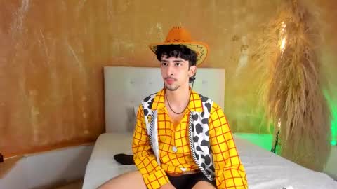 Snapshot of salvatore_monterey chatting on November 7, 2025, 8:42 pm salvatore online show from November 7, 2025, 8:42 pm