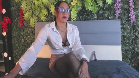 Snapshot of samantha__cooper__ chatting on January 15, 2025, 11:32 am Samantha  online show from January 15, 2025, 11:32 am