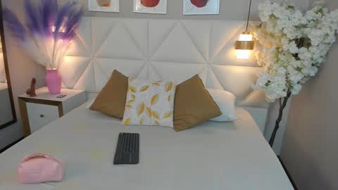 Snapshot of samantha__roberts chatting on October 19, 2025, 12:06 pm SAMANTHA online show from October 19, 2025, 12:06 pm