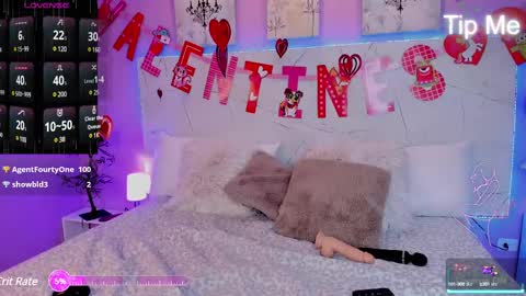 Snapshot of samaraeyes chatting on February 20, 2025, 5:40 pm -- -- online show from February 20, 2025, 5:40 pm