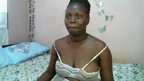 Snapshot of samiagirl22 chatting on March 4, 2025, 10:02 am nina online show from March 4, 2025, 10:02 am