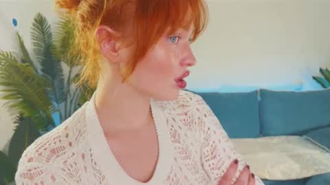 Snapshot of sanda_red chatting on October 15, 2025, 1:33 pm Sanda3   online show from October 15, 2025, 1:33 pm