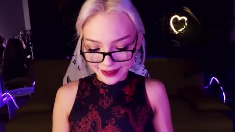 Sandy  online show from February 23, 2025, 1:13 am