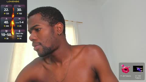 Snapshot of santi_brown1 chatting on February 5, 2025, 8:46 pm Santibrown online show from February 5, 2025, 8:46 pm