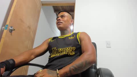 Snapshot of santiagogtx chatting on January 19, 2025, 9:13 pm Santiago online show from January 19, 2025, 9:13 pm