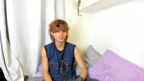 Snapshot of santy_kitty chatting on February 21, 2025, 3:23 am kitty online show from February 21, 2025, 3:23 am