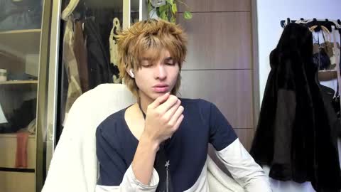 Snapshot of santy_kitty chatting on February 26, 2025, 3:42 am kitty online show from February 26, 2025, 3:42 am