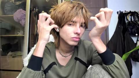 Snapshot of santy_kitty chatting on March 12, 2025, 2:20 am kitty online show from March 12, 2025, 2:20 am