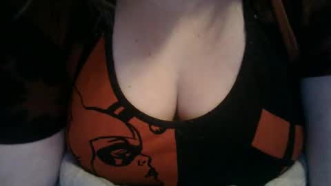 Snapshot of sapphirefoxx96 chatting on November 17, 2025, 8:47 pm Sapphirefoxx online show from November 17, 2025, 8:47 pm
