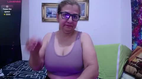 Snapshot of sara211 chatting on October 11, 2025, 12:43 am sara online show from October 11, 2025, 12:43 am