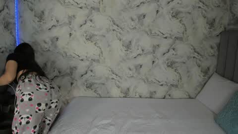 Snapshot of sara_fernandezz chatting on January 15, 2025, 2:02 pm sara online show from January 15, 2025, 2:02 pm