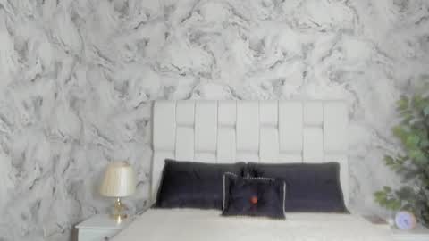 Snapshot of sara_fernandezz chatting on March 5, 2025, 8:21 am sara online show from March 5, 2025, 8:21 am