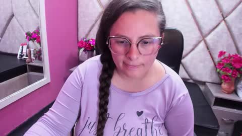 Snapshot of sara_thonson_ chatting on October 2, 2025, 4:41 am sara_thonson_ online show from October 2, 2025, 4:41 am