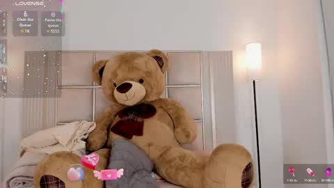 Snapshot of saraa_milleer chatting on February 12, 2025, 12:58 am Sara Miller online show from February 12, 2025, 12:58 am