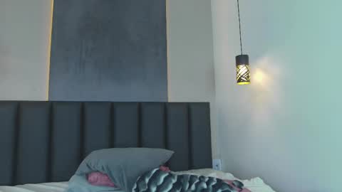 Sarah Evans online show from March 12, 2025, 9:44 am