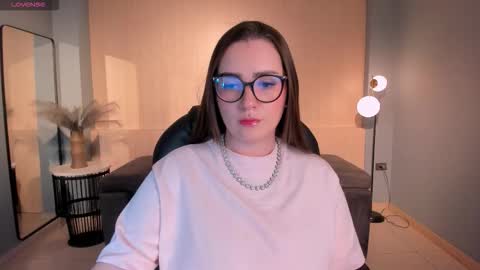Snapshot of sarahrhodes_ chatting on October 20, 2025, 11:32 am Sarah Rhodes online show from October 20, 2025, 11:32 am